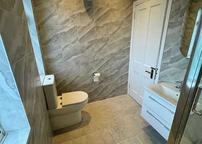 Very Nice Triple At 2 Iveragh Rd-5 * Dublín