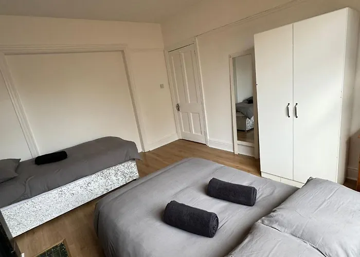 Gasthof Very Nice Triple At 2 Iveragh Rd-5 Dublin