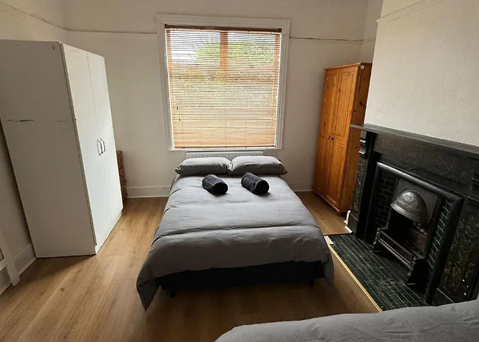 Very Nice Triple At 2 Iveragh Rd-5 *